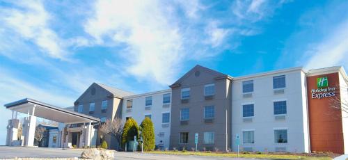 Bridgeville Hotel | Holiday Inn Express Pittsburgh-Bridgeville by IHG