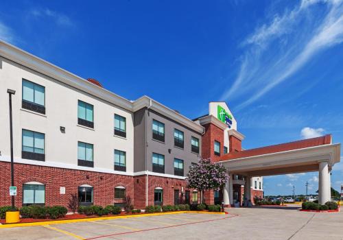 Sealy Hotel | Holiday Inn Express Sealy by IHG