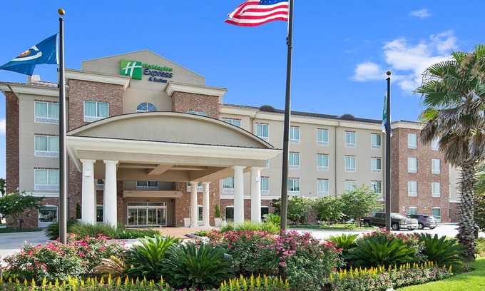 Gonzales Hotel | Holiday Inn Express & Suites Gonzales by IHG