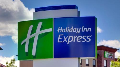 West Bronx Hotel | Holiday Inn Express & Suites Bronx - NYC by IHG