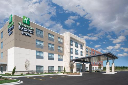 Elkhorn Hotel | Holiday Inn Express & Suites - Elkhorn - Lake Geneva Area by IHG