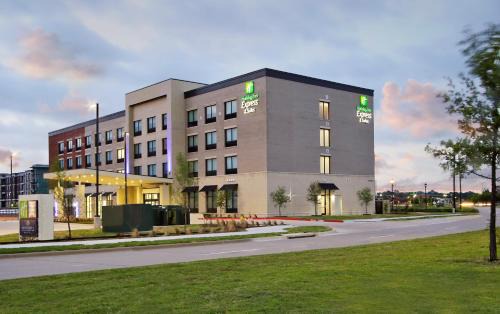 Frisco Hotel | Holiday Inn Express & Suites Dallas Frisco NW Toyota Stdm by IHG