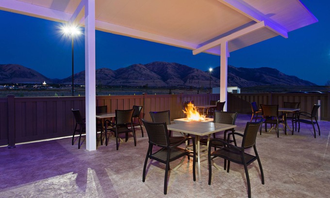 Brigham City Hotel | Holiday Inn Express & Suites Brigham City - North Utah by IHG