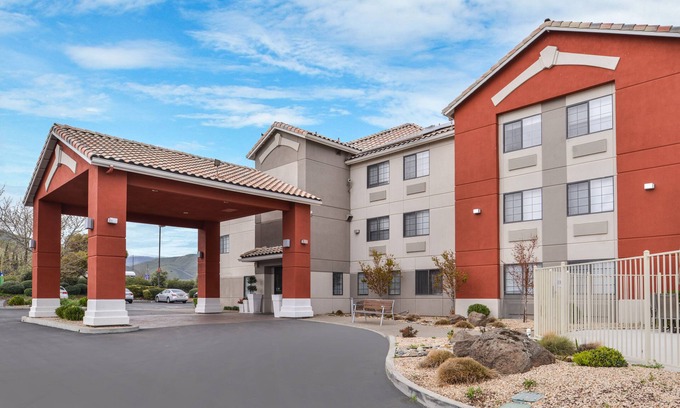 Westley Hotel | Holiday Inn Express Westley by IHG