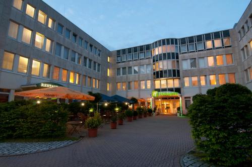 Neu-Isenburg Hotel | Holiday Inn Frankfurt Airport - Neu-Isenburg by IHG