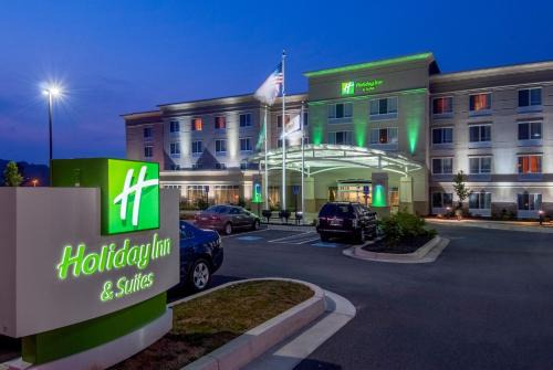 Sprague Hotel | Holiday Inn Hotel & Suites Beckley by IHG