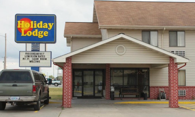 Pittsburg Hotel | Holiday Lodge