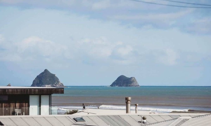 Rewa House | Holiday on Hamblyn - 2 BR home near Fitzroy Beach