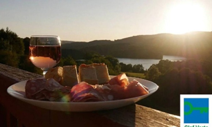 La Salvetat-sur-Agout Ski Chalet | Holiday rental with pool and views of Lake Raviège