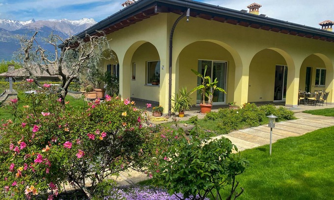 Colico Piano House | Holiday Villa Archi with garden paradise and lake view