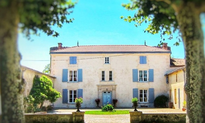 Preignac Apartment | Holiday with castle feeling