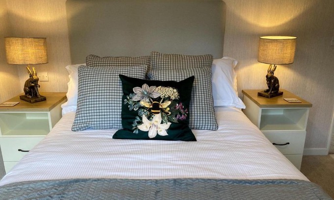 Ryther Cabin | Hollicarrs - Pinewood Lodge