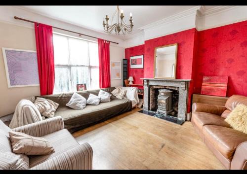 Retford House | Hollies House