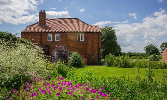 Lincoln House | Holly Farm