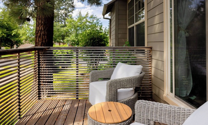 Southwest Bend House | Hollygrape Hideaway – Quiet Home for 6, Pet Friendly and Close to Downtown!