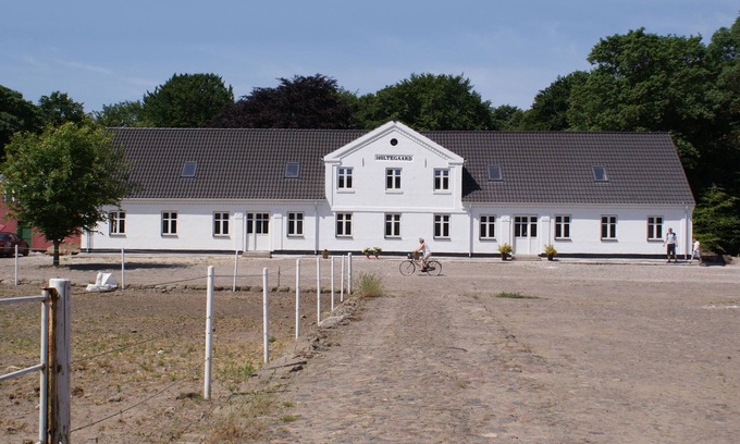 Dronninglund Bed & Breakfast | Holtegaard Bed & Breakfast
