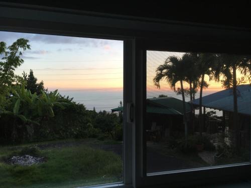 Honalo House | Holualoa bungalows