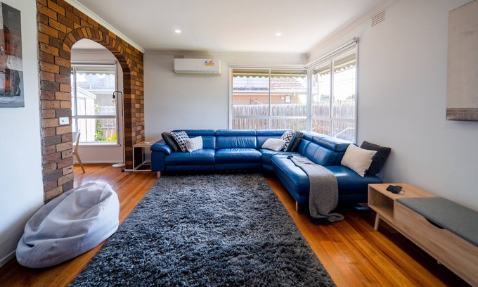 Thomastown House | Home away from home - Suburban Comfort