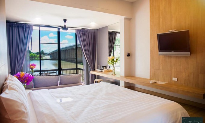 Kamphaeng Phet Bed & Breakfast | Home by the Bridge Hotel