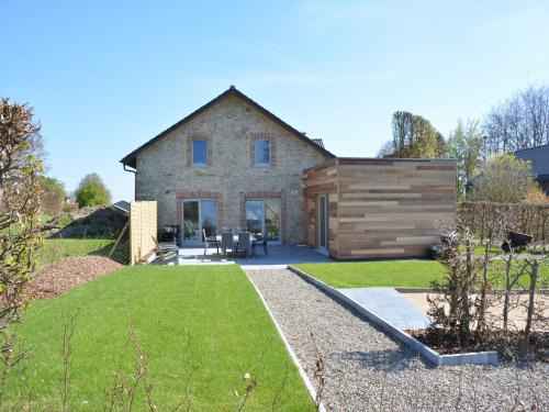 Ovifat House | Home in Ovifat with Sauna