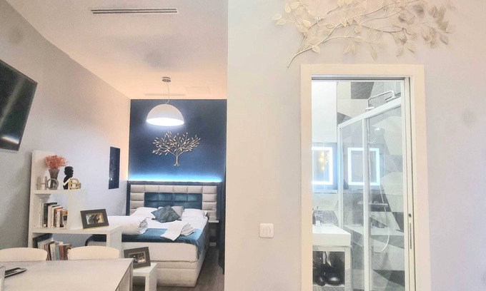 Porte-Dauphine House | Home in Paris Eiffel Tower & Champs Elysees