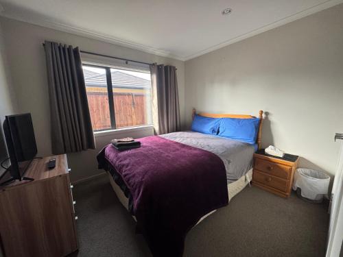 Hamilton House | Home Stay Queen Bed Room 1