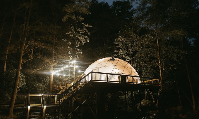 Campton Cabin | "Home Sweet Dome" MODERN TREEHOUSE STAY w/Hot Tub