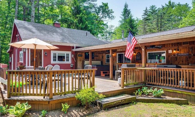 Plymouth House | Home w/Outdoor Entertainment Area in Ashland!