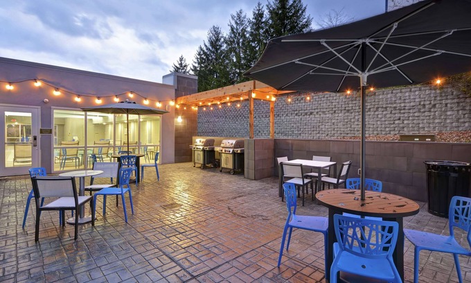 Alpine Center Hotel | Home2 Suites by Hilton Grand Rapids North