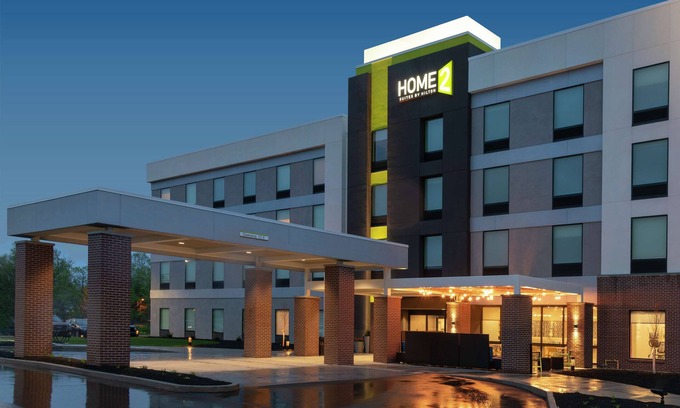 West Newton Hotel | Home2 Suites by Hilton Indianapolis Airport