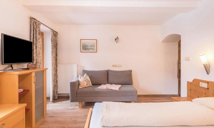 Siusi Apartment | Homely Apartment “Euringer Villa Erna” with Mountain View
