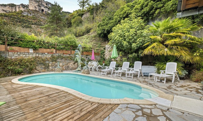 Saint-Pierre-des-Tripiers Villa | Homerez - Villa in Saint-Pierre-des-Tripiers