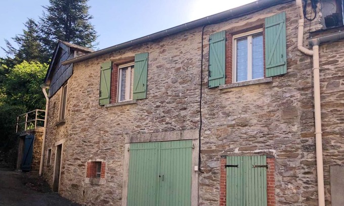 Le Masnau-Massuguies House | Homerez - Amazing house for 6 ppl. with terrace at Le Masnau-Massuguiès