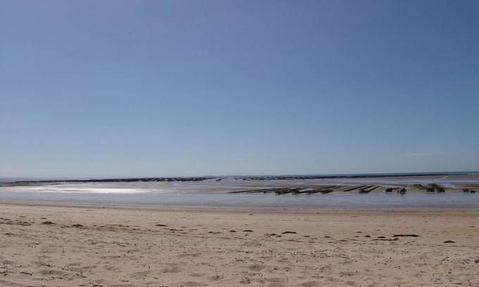 Montmartin-sur-Mer Apartment | Homerez - Apartment in Montmartin-sur-Mer