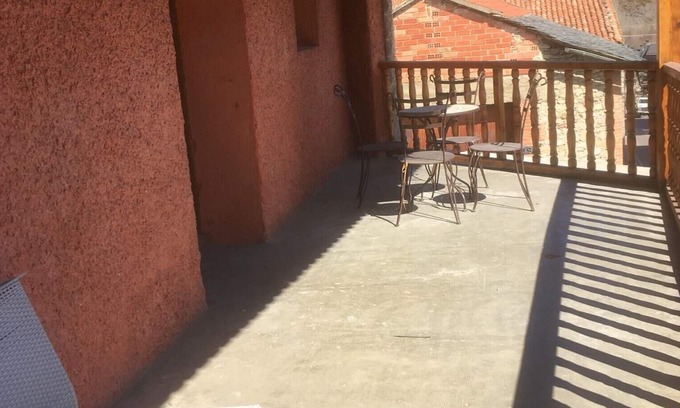 Bellver de Cerdanya Apartment | Homerez - Appartement for 8 ppl. with terrace and balcony at Bellver de Cerdanya