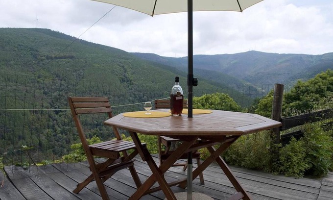 Lousa House | Homerez - Beautiful house for 4 ppl. with terrace and balcony at Lousa