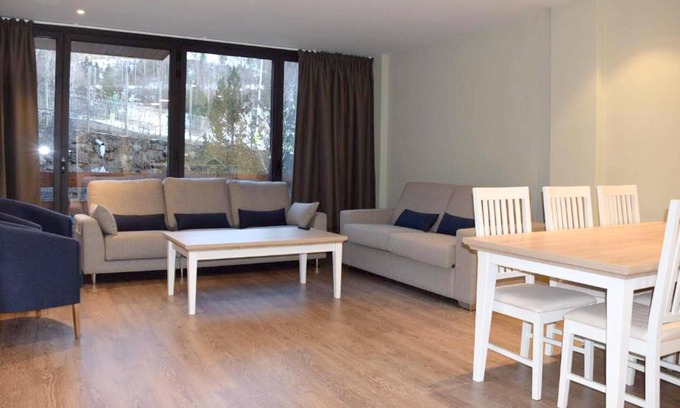 Incles Apartment | Homerez - Big appartement for 10 ppl. at El Tarter
