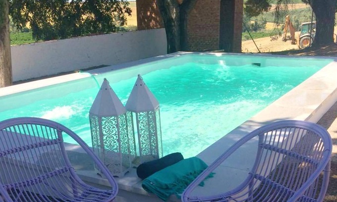 Palma del Rio Villa | Homerez - Big villa for 20 ppl. with swimming-pool and garden at Palma del Río