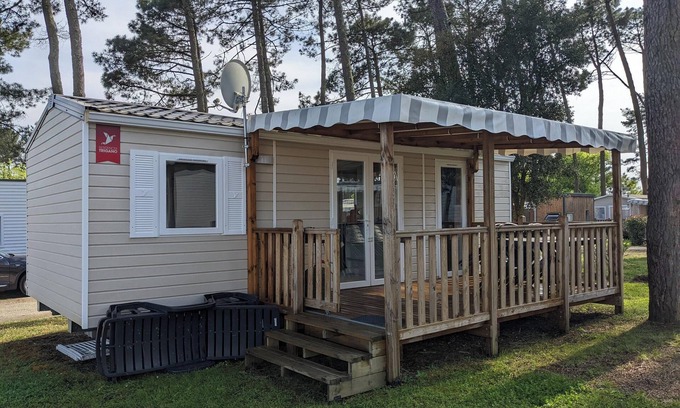 Saint-Julien-en-Born House | Homerez - Bungalow, Saint-Julien-en-Born