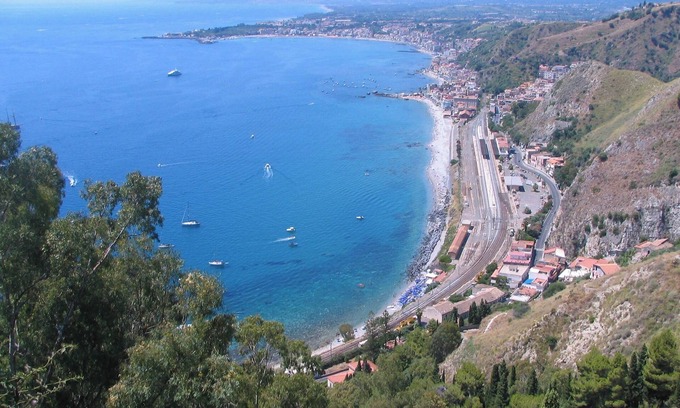 Castelmola House | Homerez - Charming House in Castelmola + Sea View
