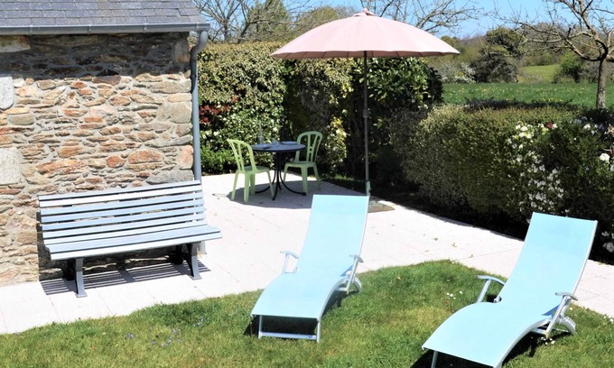 Botsorhel House | Homerez - Charming house in Botsorhel with fenced garden of 31 m²