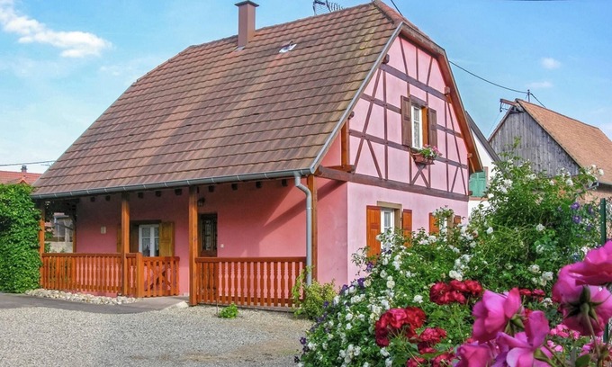 Stotzheim House | Homerez - Charming House in Stotzheim with Garden and Terrace