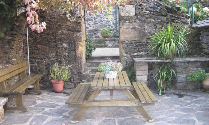 Canadelo House | Homerez - Charming House Terrace Amarante + Parking