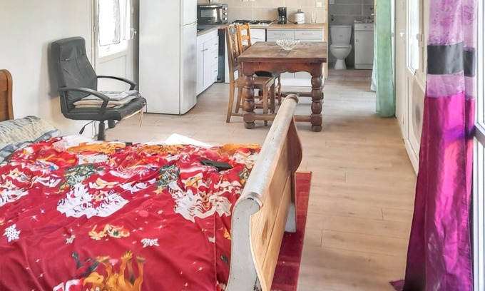 Bellerive-sur-Allier Apartment | Homerez - Comfortable studio in Bellerive-sur-Allier