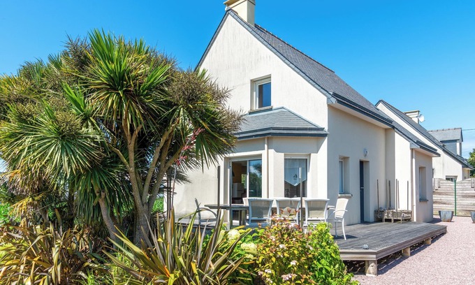 Plurien House | Homerez - Comfortable House in Plurien with Hammam