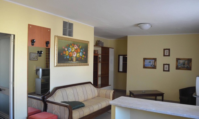 Reggio Calabria Apartment | Homerez - Cosy Flat Reggio Calabria