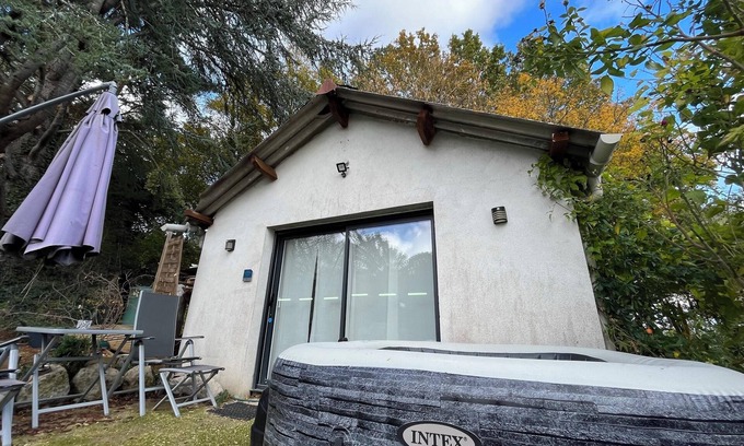 Chouzy-sur-Cisse House | Homerez - Cozy house in Chouzy sur Cisse with garden