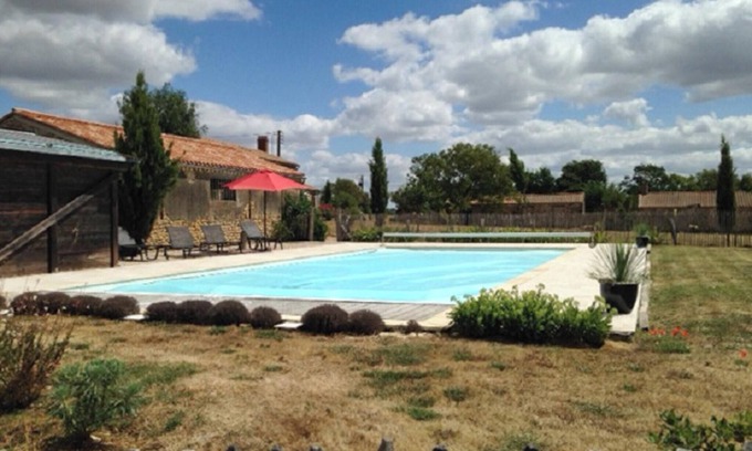 Saint-Cyr-en-Talmondais Villa | Homerez - Villa in Saint-Cyr-en-Talmondais