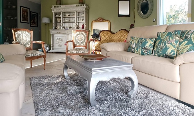 Lisle-sur-Tarn House | Homerez - House for 4 ppl. with jacuzzi, garden and terrace at Lisle-sur-Tarn