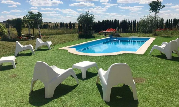 Villanueva del Duque House | Homerez - Nice house for 6 ppl. with shared pool and garden at Alcaracejos